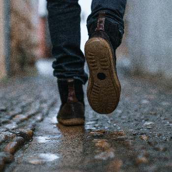 This is audio I recorded while walking.  Link to image - Luengo, A. (2019, February 12). close-up photography of person walking on pavement. Unsplash.com; Unsplash. https://unsplash.com/photos/close-up-photography-of-person-walking-on-pavement-jSvoR46Xk8Q
      ‌